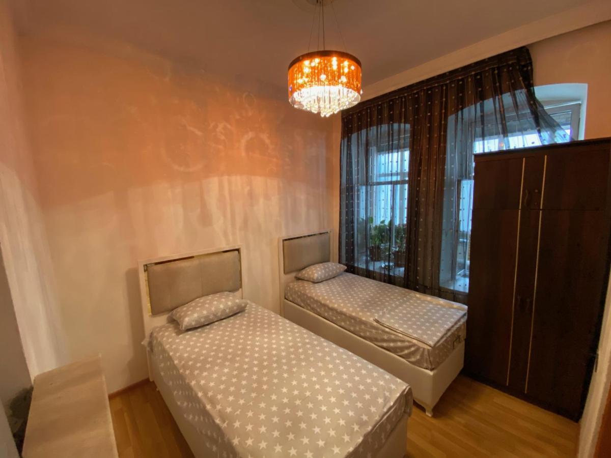 Cozy Old Apartment Baku